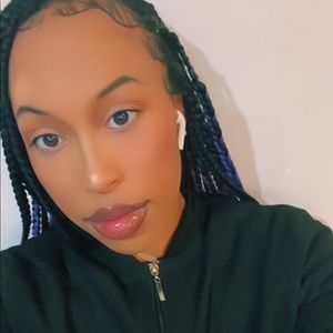 Meet your Posher, Lena